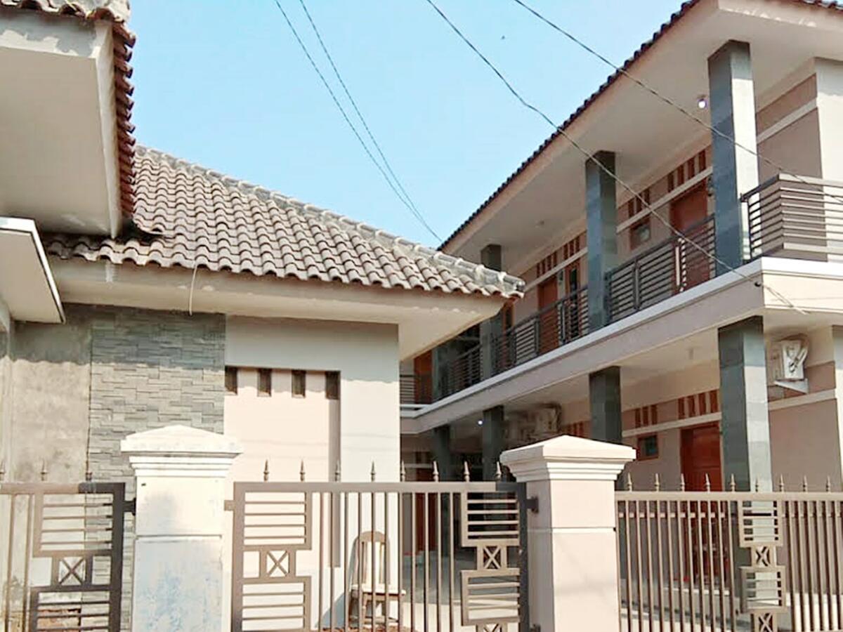 Wisma Andali Syariah Near Rsud Cideres Маджаленка Екстериор снимка