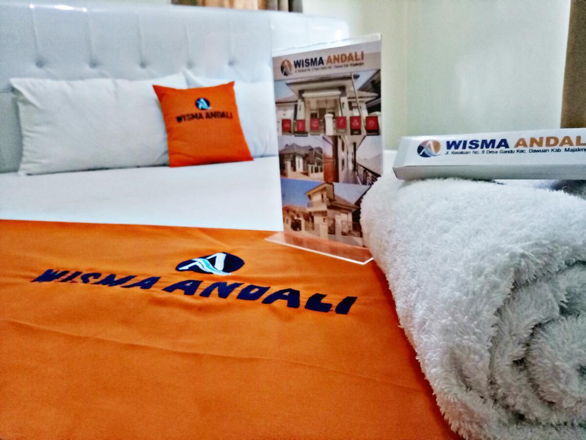 Wisma Andali Syariah Near Rsud Cideres Маджаленка Екстериор снимка