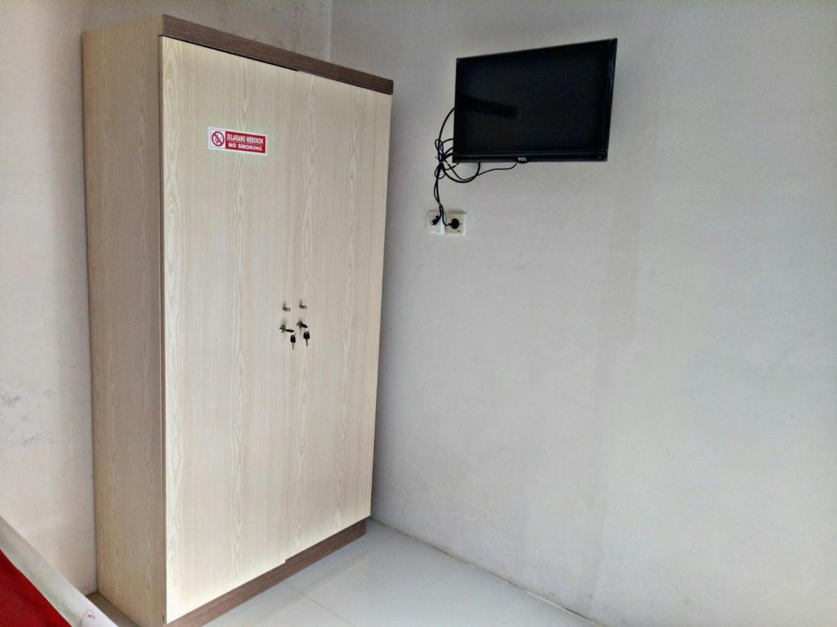 Wisma Andali Syariah Near Rsud Cideres Маджаленка Екстериор снимка
