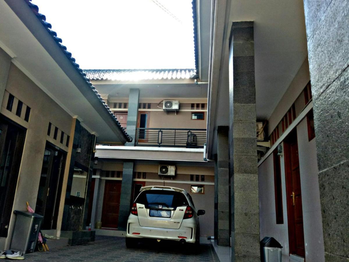 Wisma Andali Syariah Near Rsud Cideres Маджаленка Екстериор снимка
